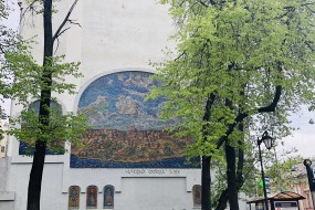 Общественное пространство у станции метро "Бауманская"