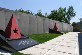 Мемориал жертвам фашистской оккупации Крыма - концлагерь "Красный"
